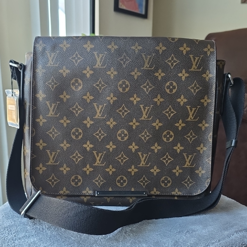 Louis Vuitton Monogram Messenger Bag